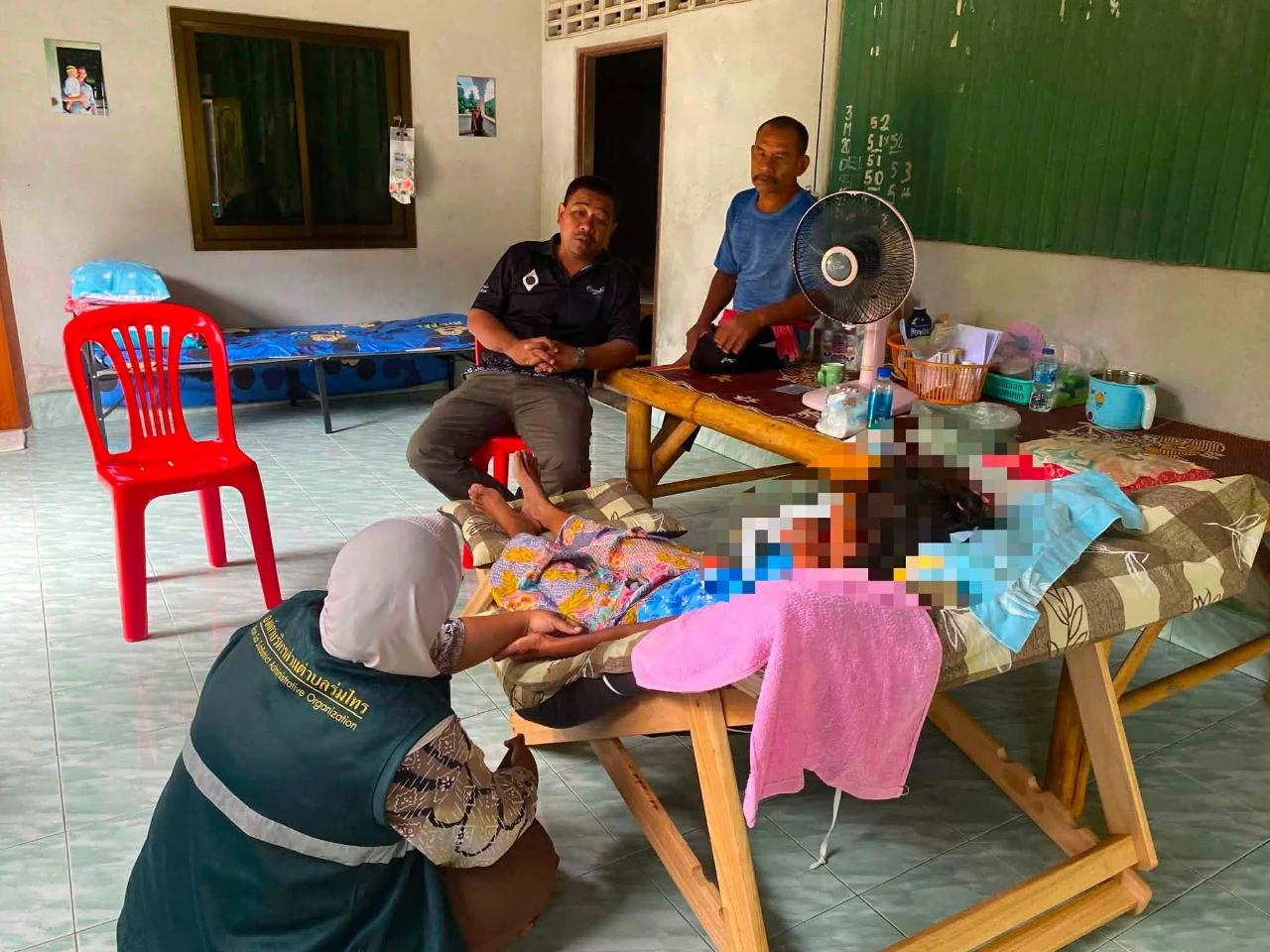 อบต.ร่มไทร ได้ลงพื้นที่ตรวจเยี่ยมผู้สูงอายุและให้ความช่วยเหลือผู้ป่วยในพื้นที่