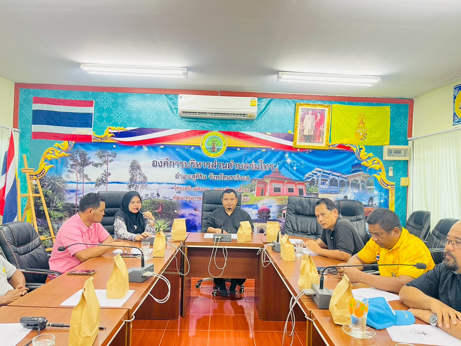 อบต.ร่มไทร จัดประชุมคณะทำงานพิจารณาร่างข้อบัญญัติองค์กานบริหารส่วนตำบลร่มไทร เรื่อง การควบคุมการเลี้ยงหรือการปล่อยสัตว์ พ.ศ. 2569