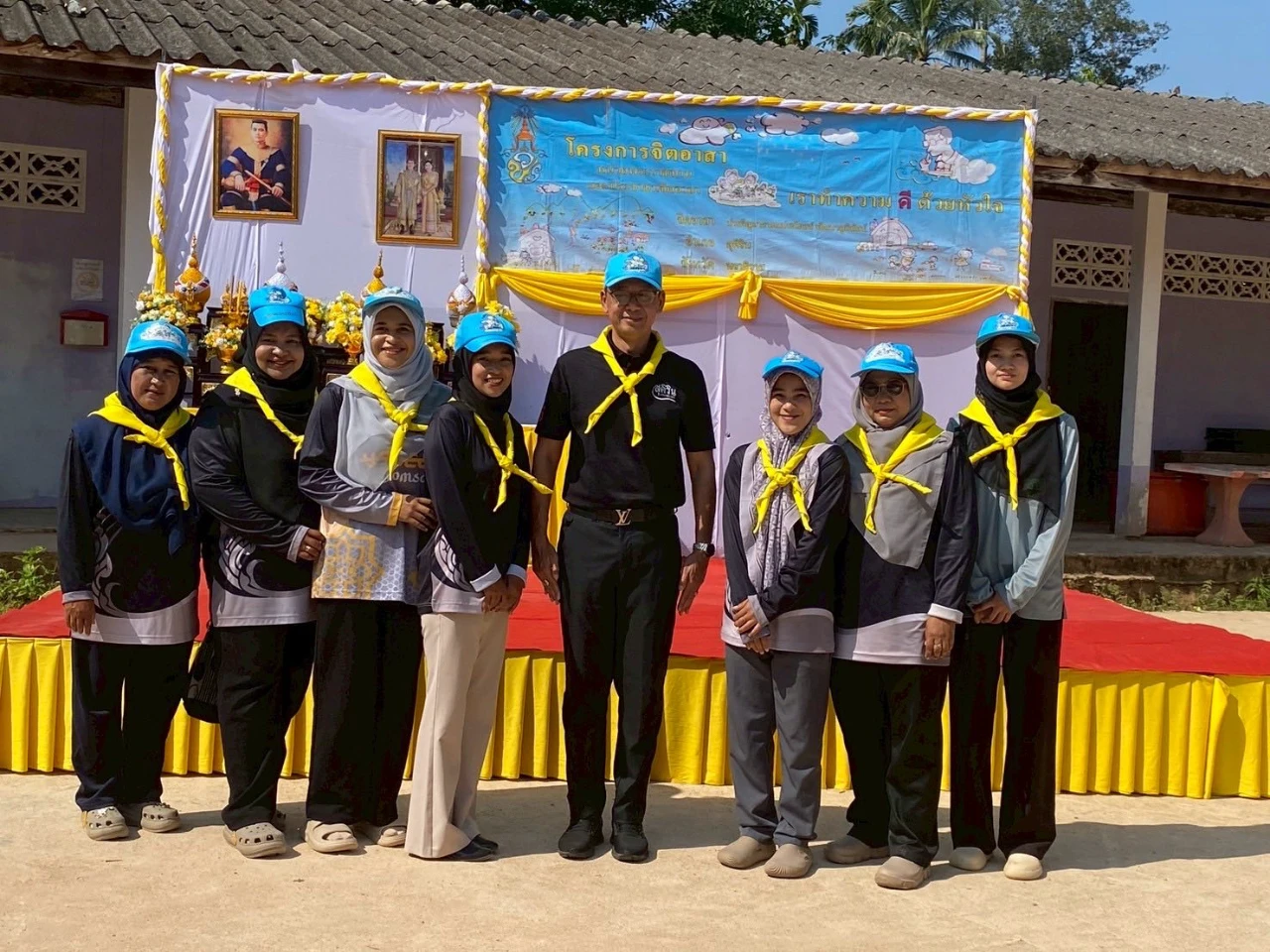 อบต.ร่มไทร เข้าร่วมกิจกรรมจิตอาสาพัฒนา “เราทำความดี ด้วยหัวใจ” และจิตอาสาบำเพ็ญสาธารณะประโยชน์ เนื่องในวันสำคัญของชาติไทย ประจำเดือน เมษายน 2569